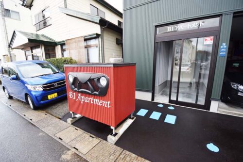 赤いボックスがゴミ庫